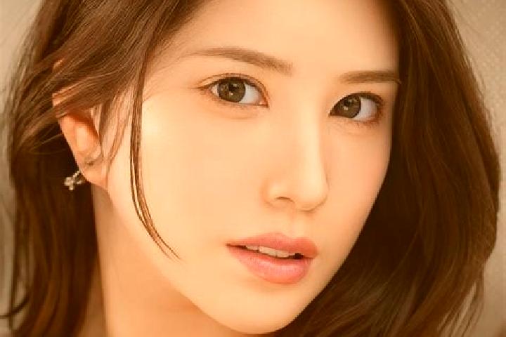Evelyn, 25 — Escort in Hikari, Japan