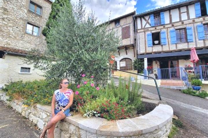 Evelyn, 25 — Escort in Montaigu-de-Quercy, France