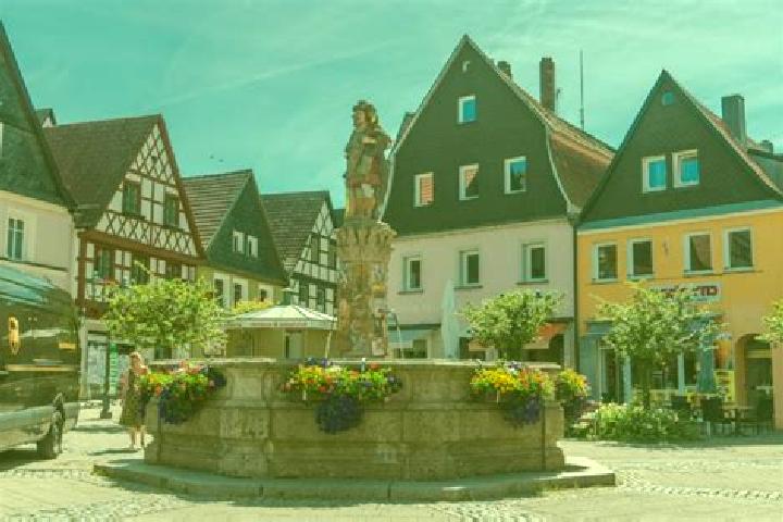 Evelyn, 25 — Escort in Mullenbach, Germany
