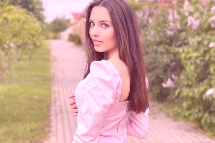 Evelyn, 25 — Escort in Rechytsa, Belarus