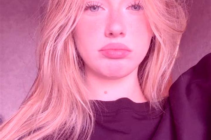 Evelyn, 25 — Escort in Sobatyn, Ukraine
