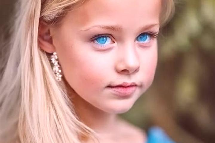 Evelyn, 26, a blonde blue-eyed caribbean companion based in Nari. Offering Girlfriend Experience, GFE, Couples, A-Level. Available for incall and outcall, da...