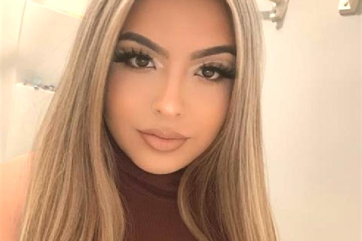 Evelyn, 26, a blonde grey-eyed latina companion based in Shafir. Offering Erotic Massage, Roleplay, Striptease, OWO. Available for incall and outcall, day an...