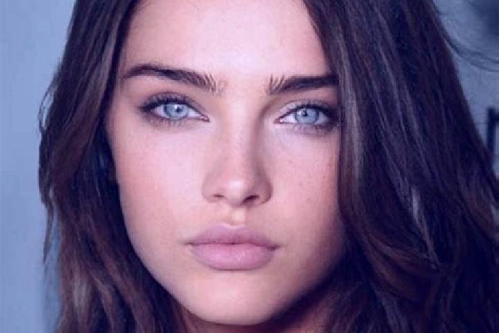 Evelyn, 26, a brunette blue-eyed caribbean companion based in Xinlong. Offering Tantra, Domination, 69. Available for incall and outcall, day and evening dates.