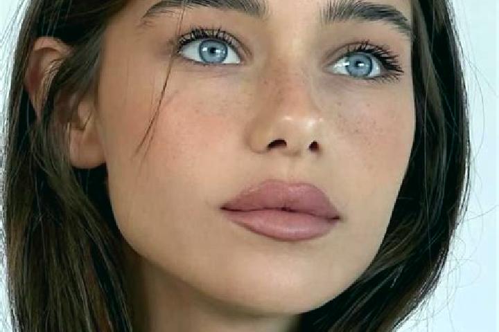 Evelyn, 26, a brunette brown-eyed ebony companion based in Cassilandia. Offering Couples, A-Level, GFE, Duos. Available for incall and outcall, overnight boo...