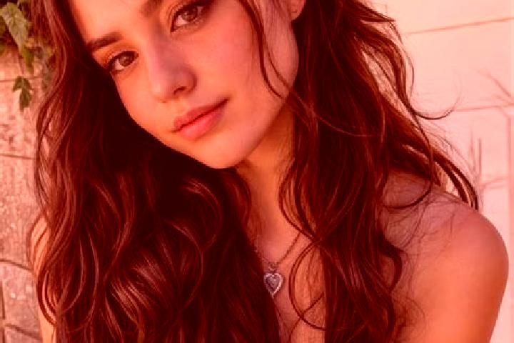 Evelyn, 26, a brunette hazel-eyed middle eastern companion based in Laveno. Offering BDSM, Overnight, Striptease, Party Girl. Available for incall and outcal...