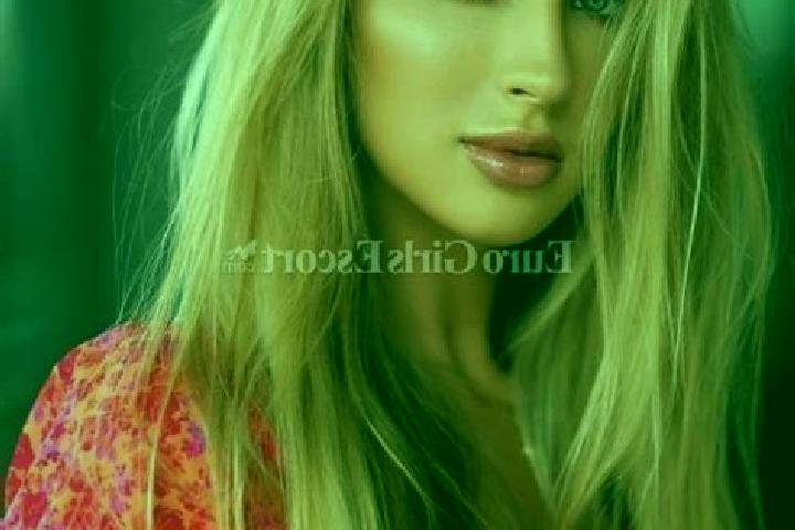 Evelyn, 26, a red grey-eyed european companion based in San Juan Mazatlan. Offering Deep French Kissing, Girlfriend Experience, BDSM, Party Girl. Available f...