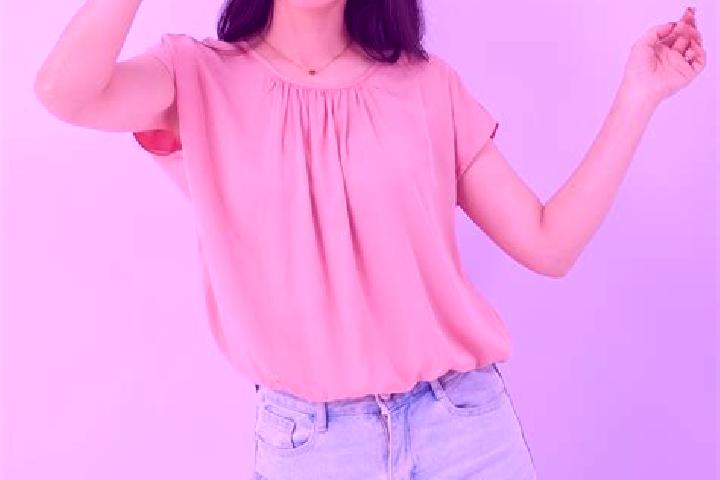 Evelyn, 26 — Escort in Aye Kyant, Myanmar
