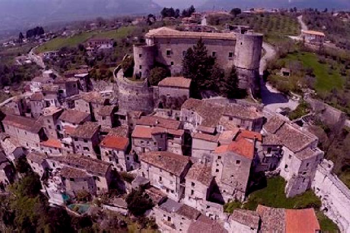 Evelyn, 26 — Escort in Castello del Matese, Italy