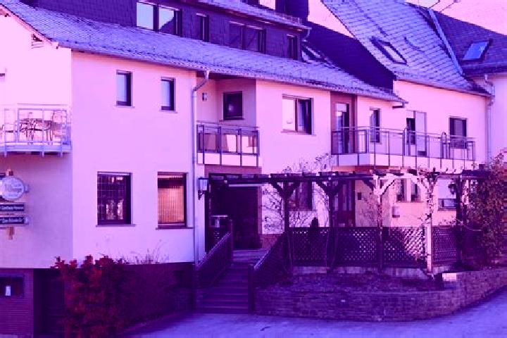 Evelyn, 26 — Escort in Dichtelbach, Germany
