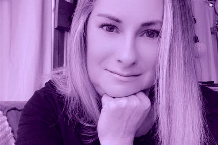 Evelyn, 26 — Escort in Kindersley, Canada