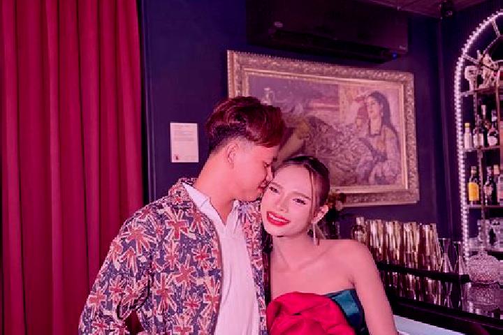 Evelyn, 26 — Escort in Lamam, Laos