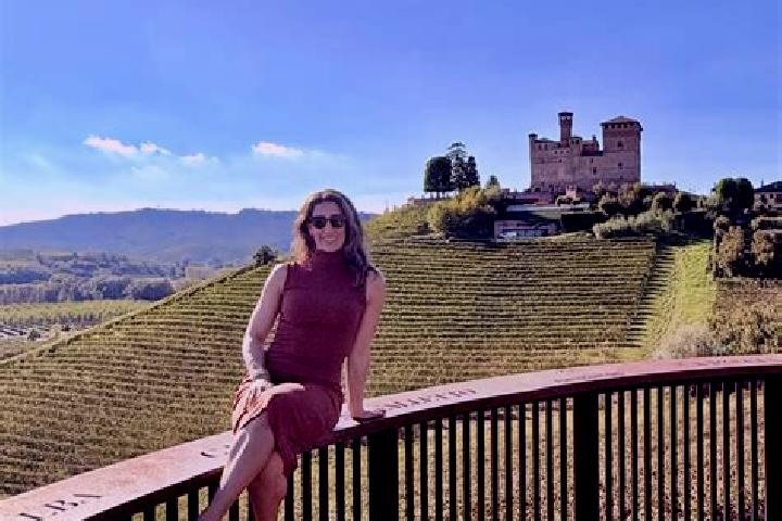 Evelyn, 26 — Escort in Serravalle Langhe, Italy