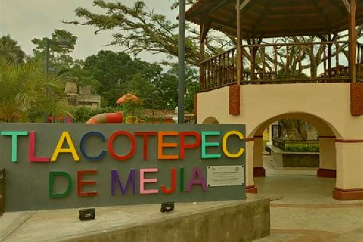 Evelyn, 26 — Escort in Tlacotepec de Mejia, Mexico