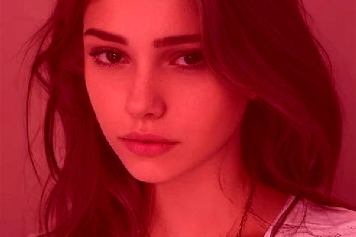 Evelyn, 27, a auburn hazel-eyed slavic companion based in Harapan Jaya. Offering Dinner Date, Deep French Kissing, Striptease, Prostate Massage. Available fo...