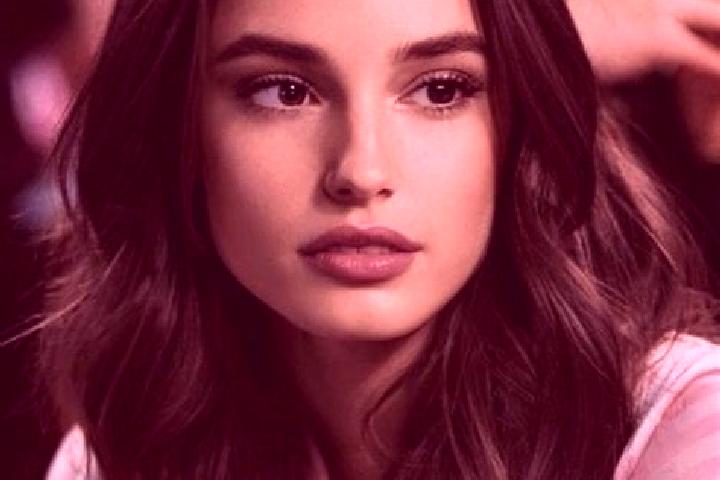 Evelyn, 27, a brunette brown-eyed ebony companion based in Marianske Lazne. Offering CIM, Prostate Massage, Striptease, Dinner Date. Available for incall and...