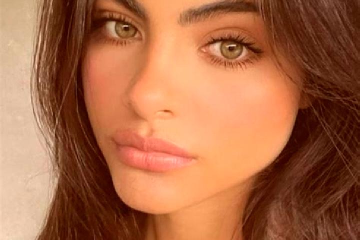 Evelyn, 27, a brunette dark-eyed indian companion based in Guadalix de la Sierra. Offering Overnight, Tantra, OWO, Erotic Massage. Available for incall and o...