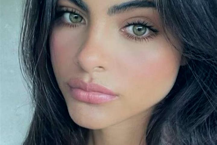 Evelyn, 27, a chestnut green-eyed middle eastern companion based in Allokoa. Offering Travel Companion, Tantra, Couples, Overnight. Available for incall and ...