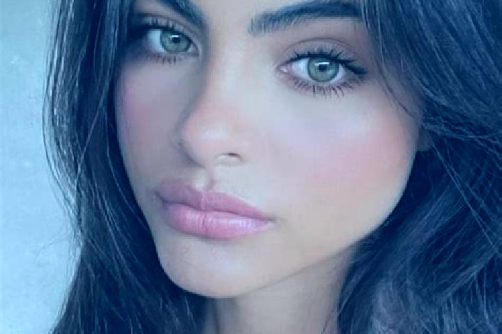 Evelyn, 27, a chestnut hazel-eyed caucasian companion based in Yalgo. Offering Tantra, Striptease, 69, CIM, Fetish. Available for incall and outcall, day and...