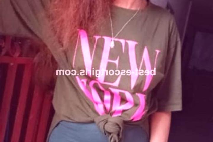 Evelyn, 27 — Escort in Bambadjani, Comoros