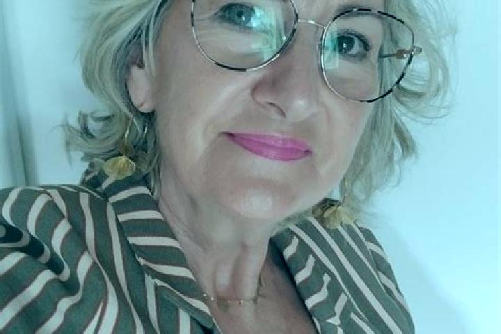 Evelyn, 27 — Escort in Beauvoir-sur-Niort, France
