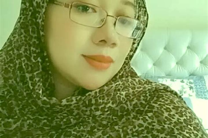 Evelyn, 27 — Escort in Cigoong, Indonesia