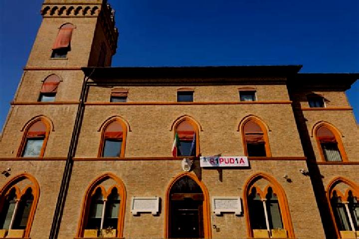 Evelyn, 27 — Escort in Guspini, Italy