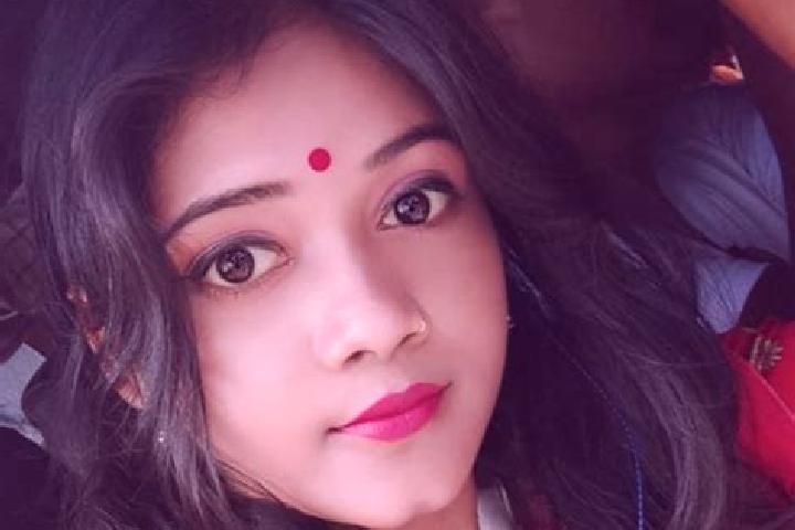 Evelyn, 27 — Escort in Katoya, India