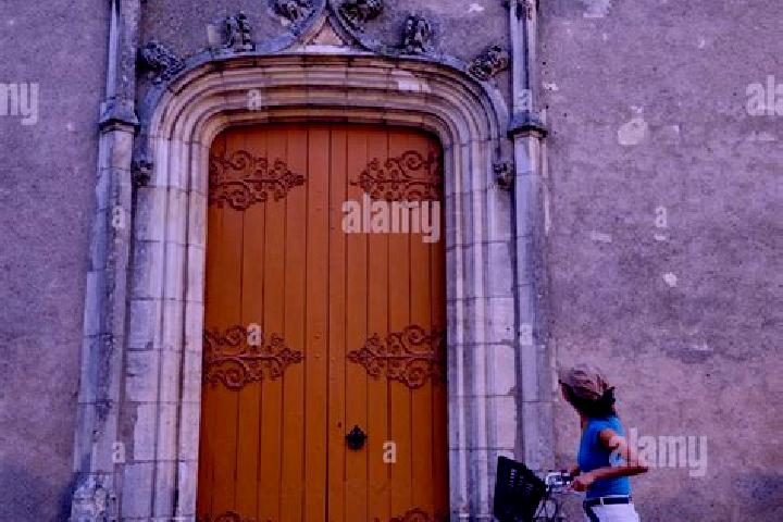 Evelyn, 27 — Escort in Saint-Satur, France