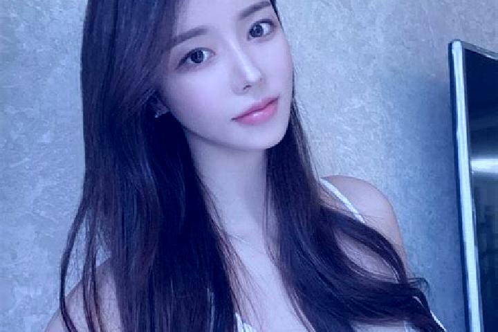 Evelyn, 27 — Escort in Seyhli, Turkey