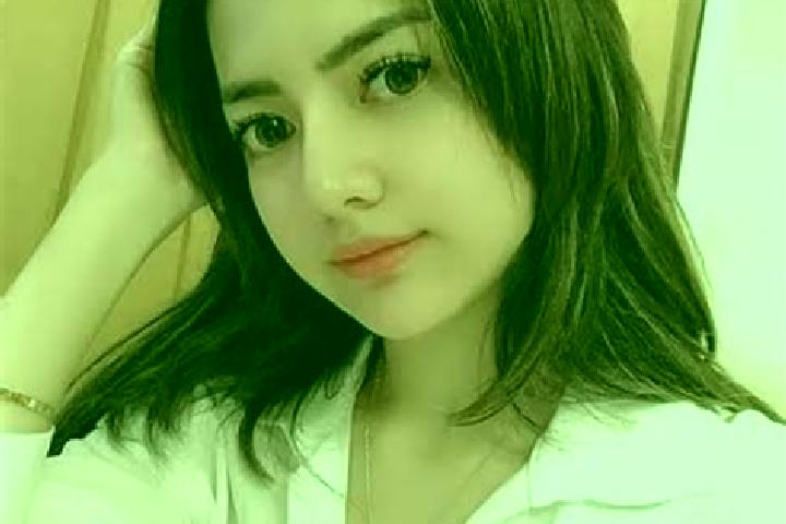 Evelyn, 27 — Escort in Tegalpakis, Indonesia