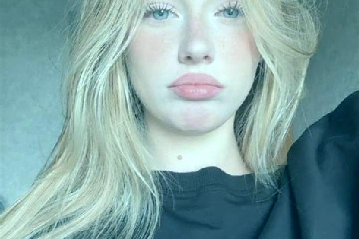 Evelyn, 27 — Escort in Yakovlivka, Ukraine