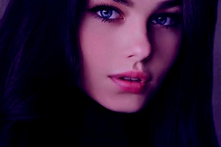 Evelyn, 28, a auburn dark-eyed caucasian companion based in Urireo. Offering A-Level, Erotic Massage, BDSM, Striptease, Girlfriend Experience. Available for ...