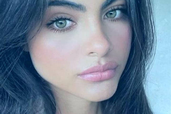 Evelyn, 28, a black hazel-eyed european companion based in Candijay. Offering Fetish, CIM, Massage. Available for incall and outcall, overnight bookings avai...