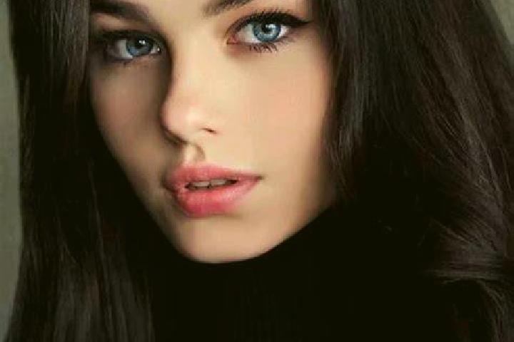 Evelyn, 28, a blonde dark-eyed caucasian companion based in Viemme. Offering Domination, Dinner Date, A-Level, OWO. Available for incall and outcall, overnig...