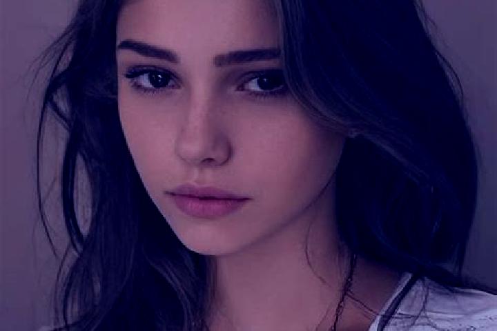 Evelyn, 28, a chestnut grey-eyed slavic companion based in Entzheim. Offering BDSM, Girlfriend Experience, Party Girl, Massage. Available for incall and outc...