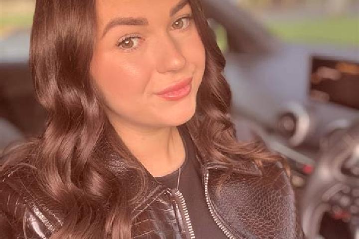 Evelyn, 28 — Escort in Atig, Russia