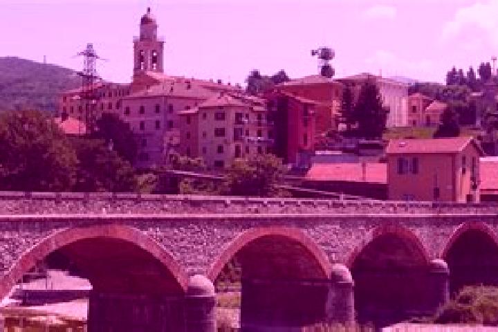 Evelyn, 28 — Escort in Busalla, Italy
