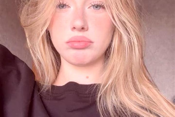Evelyn, 28 — Escort in Cherain, Belgium