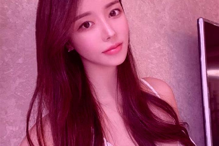 Evelyn, 28 — Escort in Hangwula, China