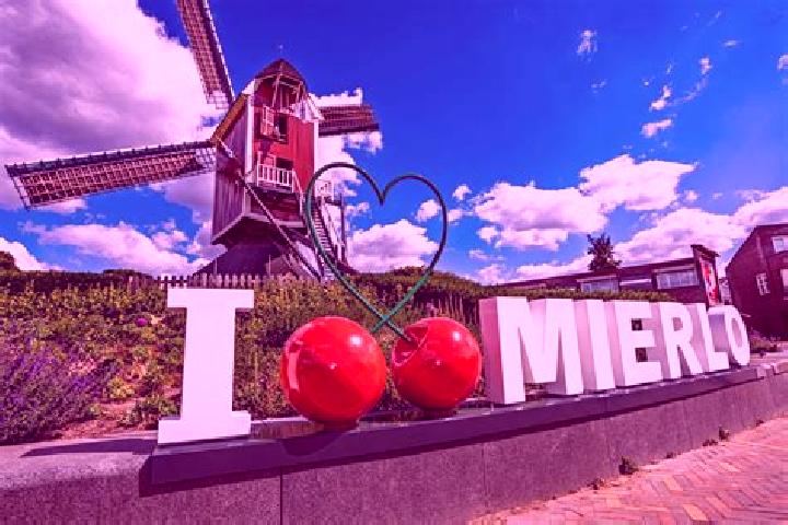 Evelyn, 28 — Escort in Mierlo, Netherlands