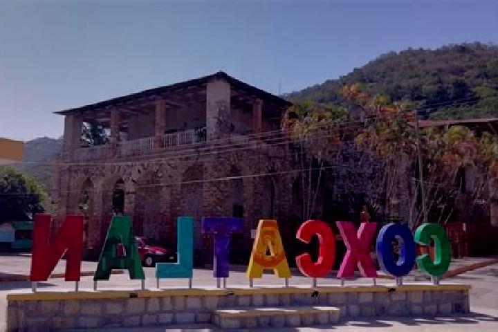 Evelyn, 28 — Escort in Tazaquil, Mexico