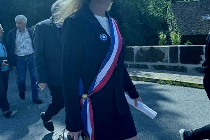 Evelyn, 28 — Escort in Vailly-sur-Sauldre, France