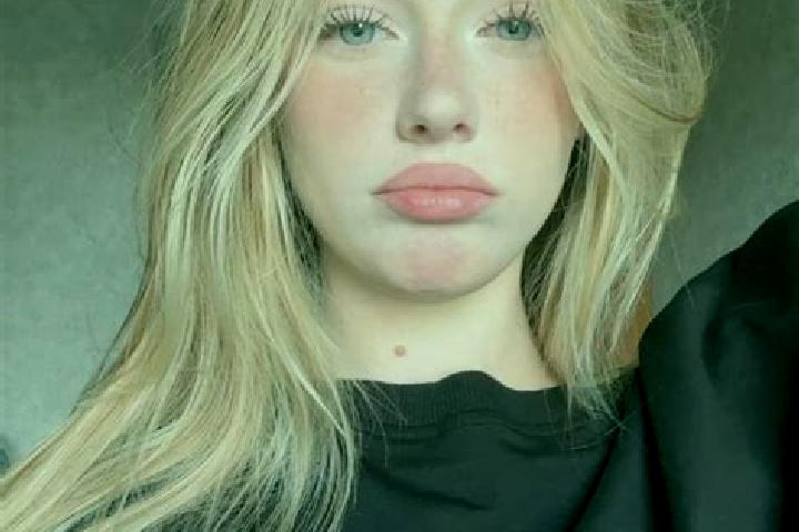 Evelyn, 28 — Escort in Wrzasowice, Poland