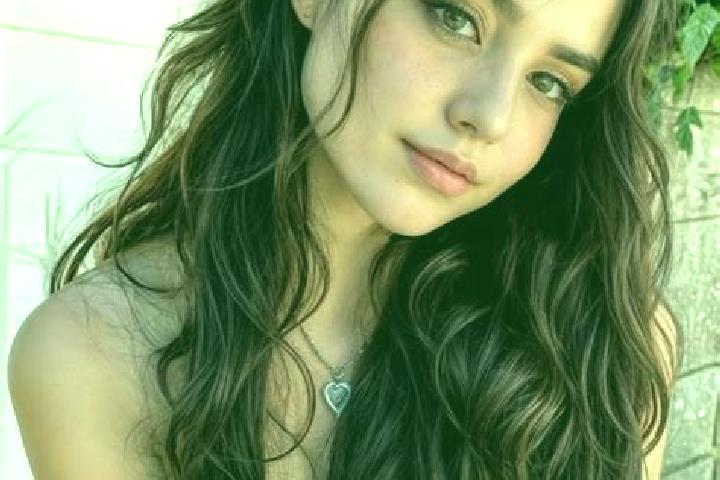 Evelyn, 29, a auburn hazel-eyed middle eastern companion based in Abdon Calderon. Offering GFE, Fetish, Domination, Striptease. Available for incall and outc...