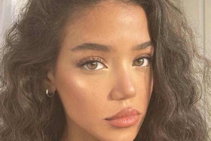 Evelyn, 29, a black brown-eyed ebony companion based in Hundelgem. Offering Deep French Kissing, Couples, BDSM. Available for incall and outcall, day and eve...