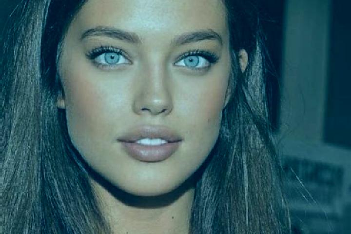 Evelyn, 29, a chestnut blue-eyed caucasian companion based in Le Grazie di Ancona. Offering 69, Massage. Available for incall and outcall, overnight bookings...