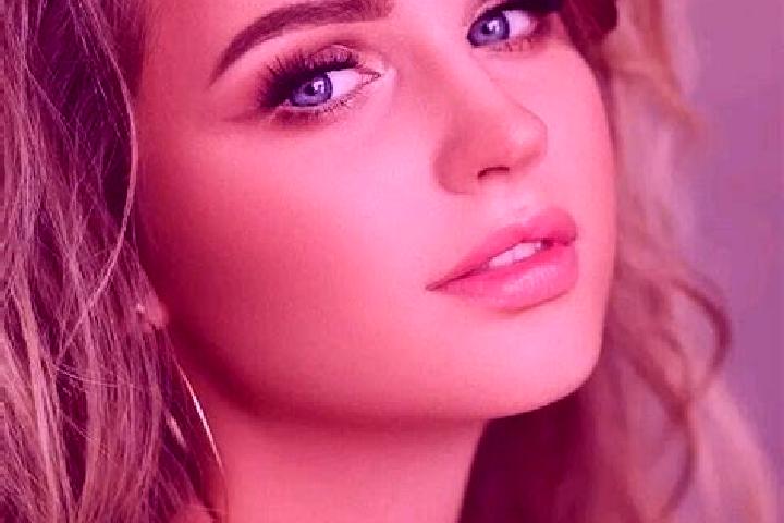 Evelyn, 29, a dark blonde blue-eyed slavic companion based in Luchow. Offering Girlfriend Experience, Roleplay, Erotic Massage, 69. Available for incall and ...