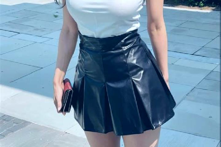 Evelyn, 29, a red brown-eyed asian companion based in Huyen Bao Lam. Offering BDSM, Couples, Fetish. Available for incall and outcall, overnight bookings ava...
