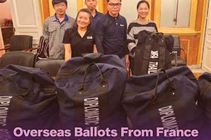 Evelyn, 29 — Escort in Ballots, France